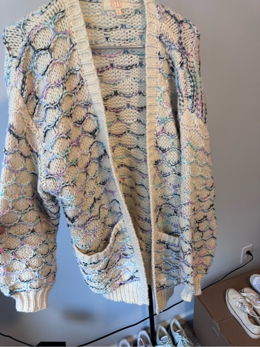 BTB LOS ANGELES TAYLOR HONEYCOMB CARDIGAN - Picture 2 of 4